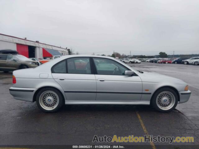 BMW 528IA, WBADM6342YGU09284