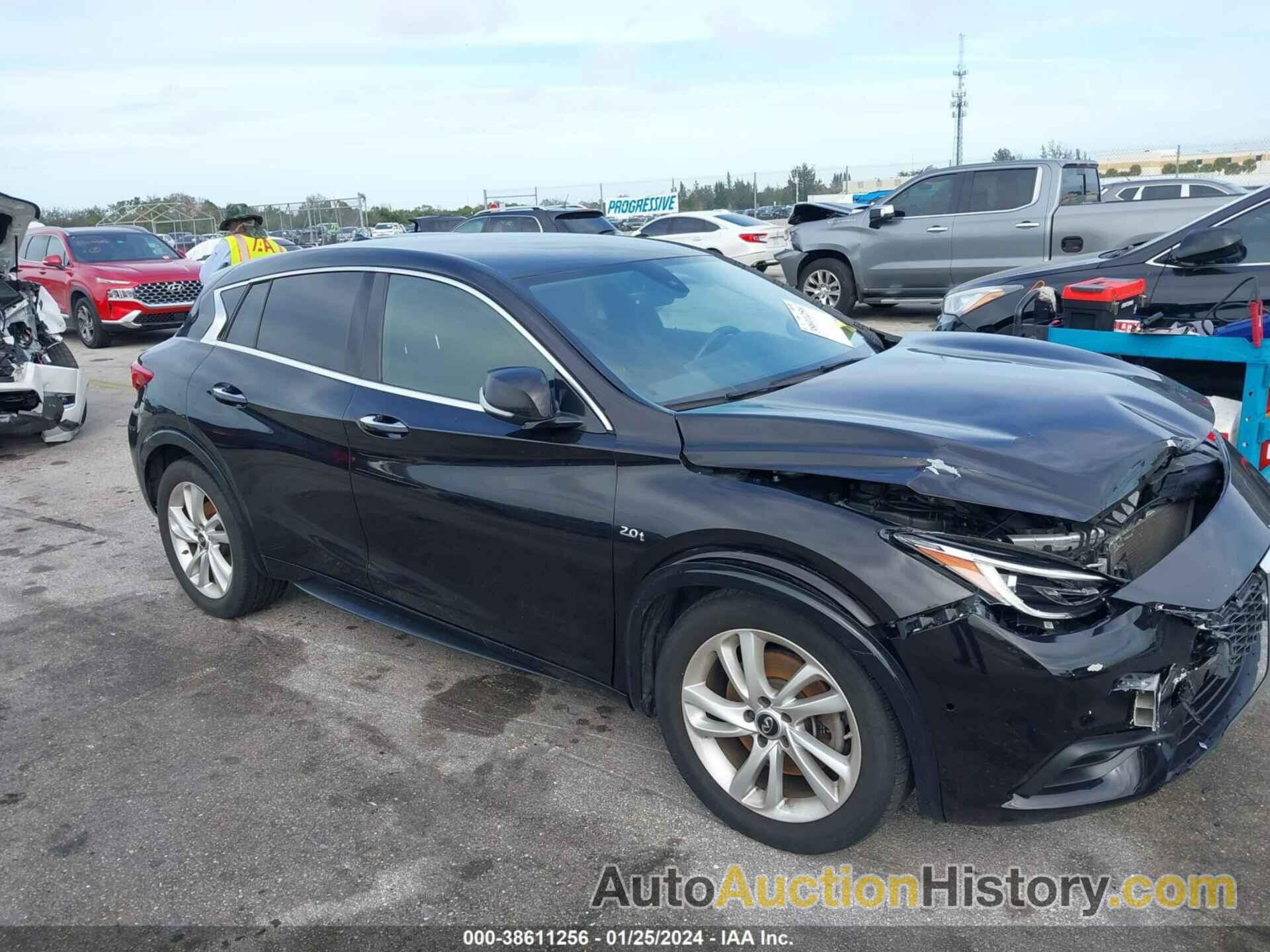 INFINITI QX30 LUXURY, SJKCH5CP9JA047368