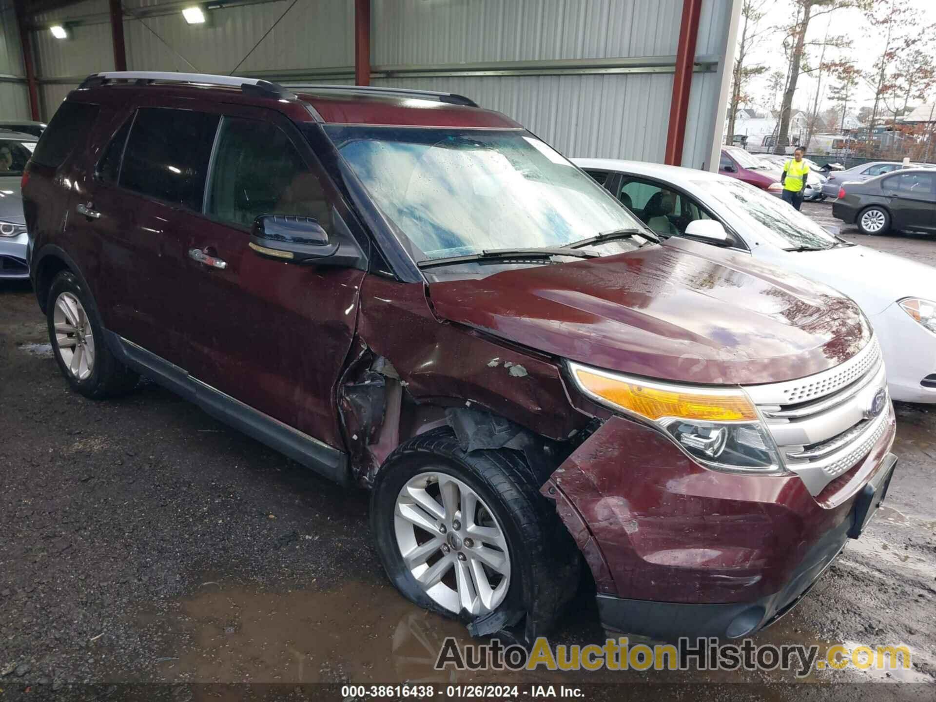 FORD EXPLORER XLT, 1FMHK7D80BGA44396