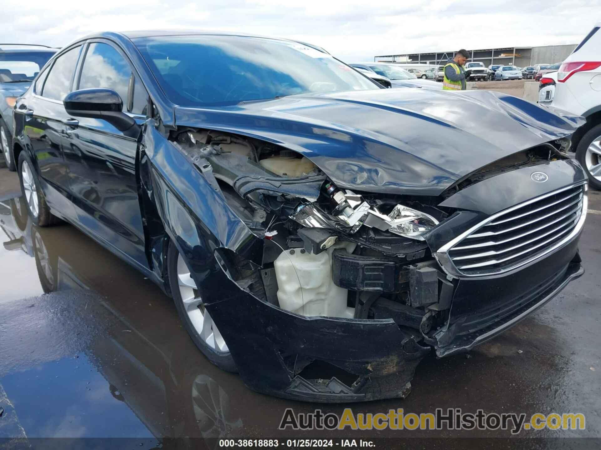 FORD FUSION SE, 3FA6P0HD2KR251950