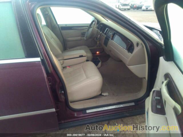 LINCOLN TOWN CAR SIGNATURE LIMITED, 2LNHM82V39X621600