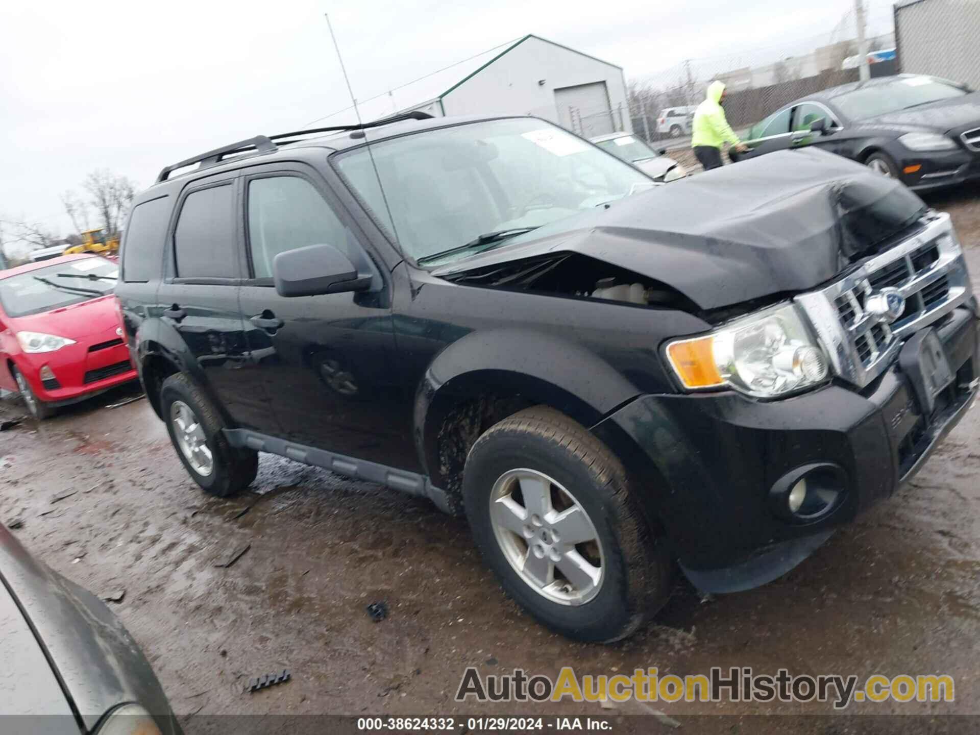 FORD ESCAPE XLT, 1FMCU0D74CKB01331