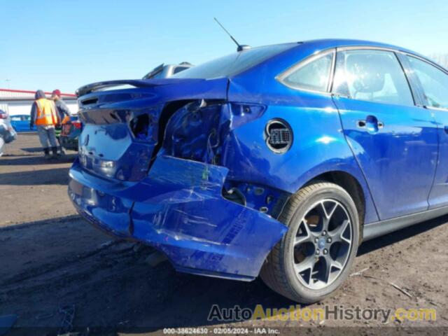 FORD FOCUS SE, 1FAHP3F23CL226325