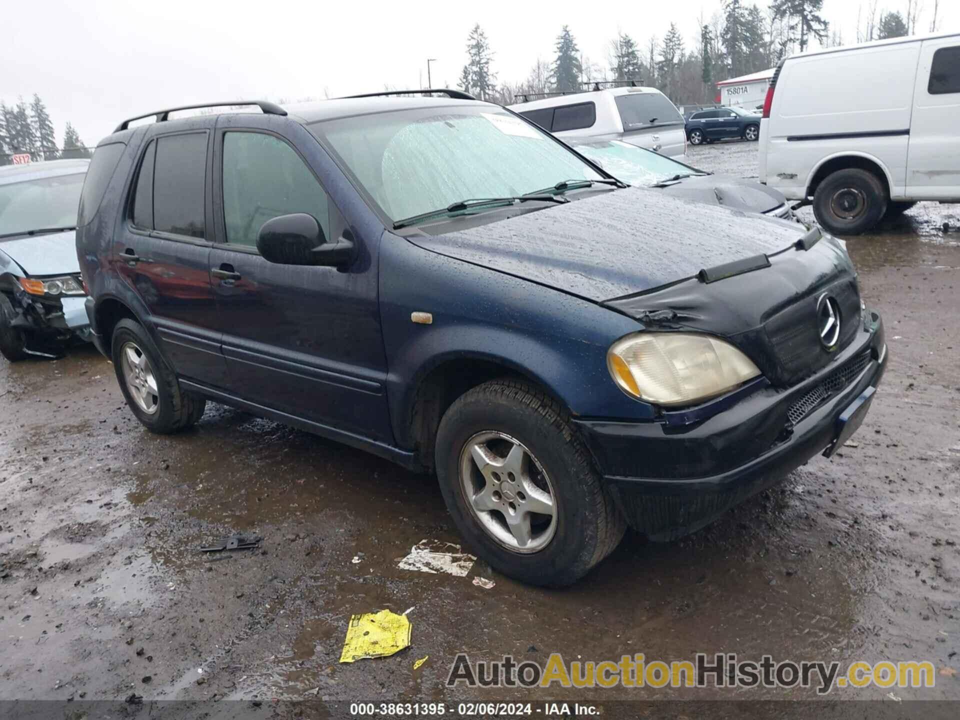 MERCEDES-BENZ ML 320, 4JGAB54E5XA065105