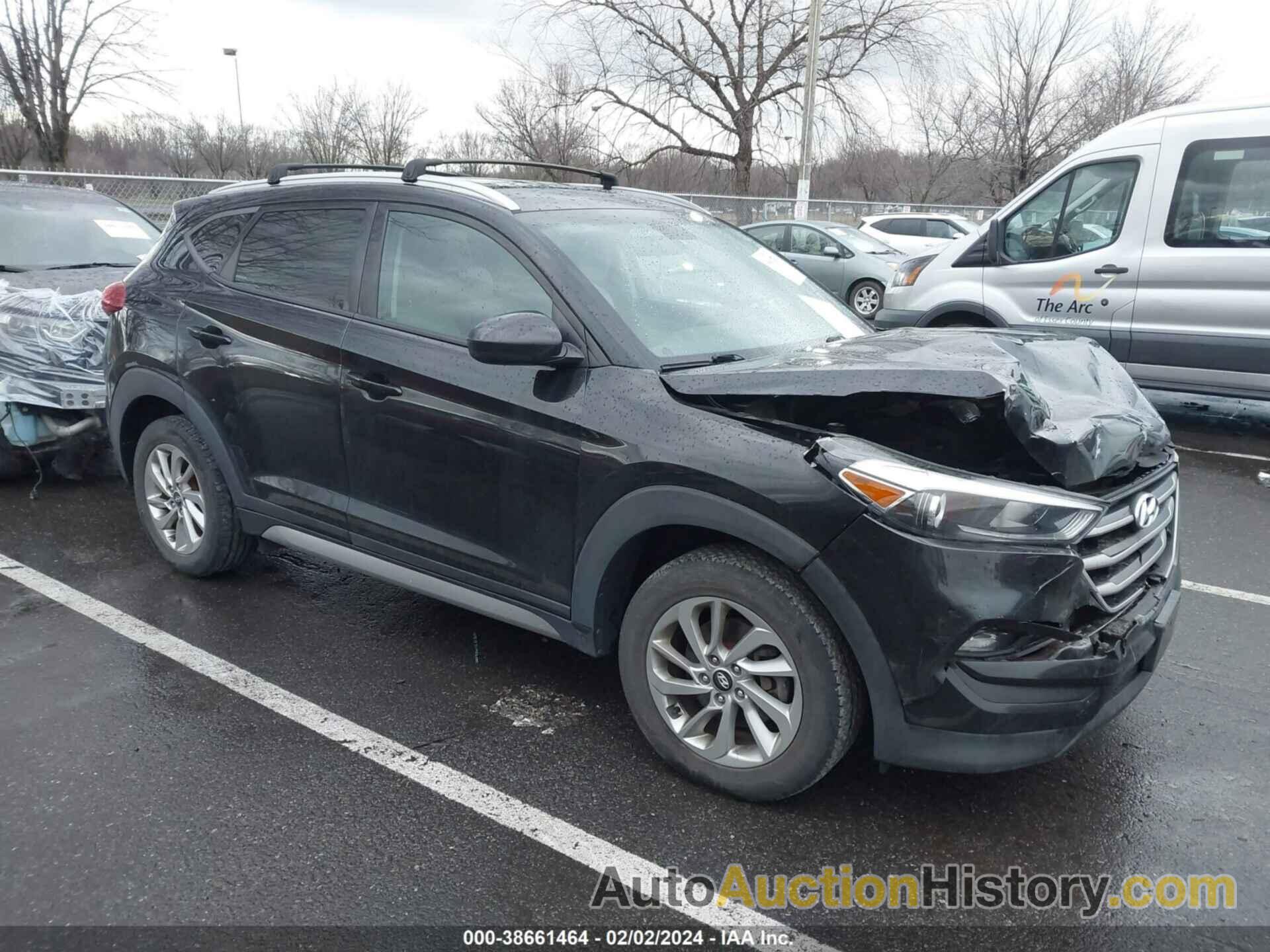 HYUNDAI TUCSON SE, KM8J3CA4XHU262185