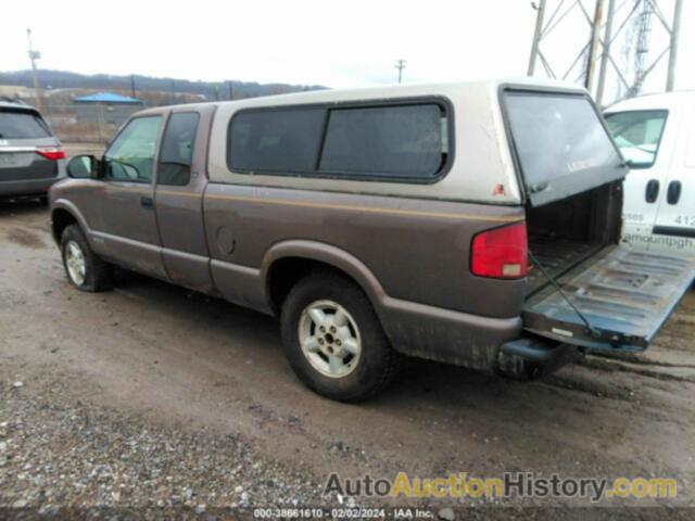 CHEVROLET S-10 LS, 1GCDT19W4Y8240672