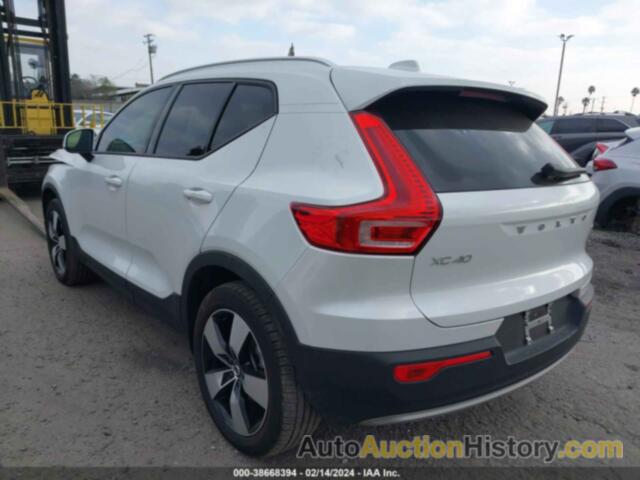 VOLVO XC40 T5 MOMENTUM, YV4162UK7N2663794