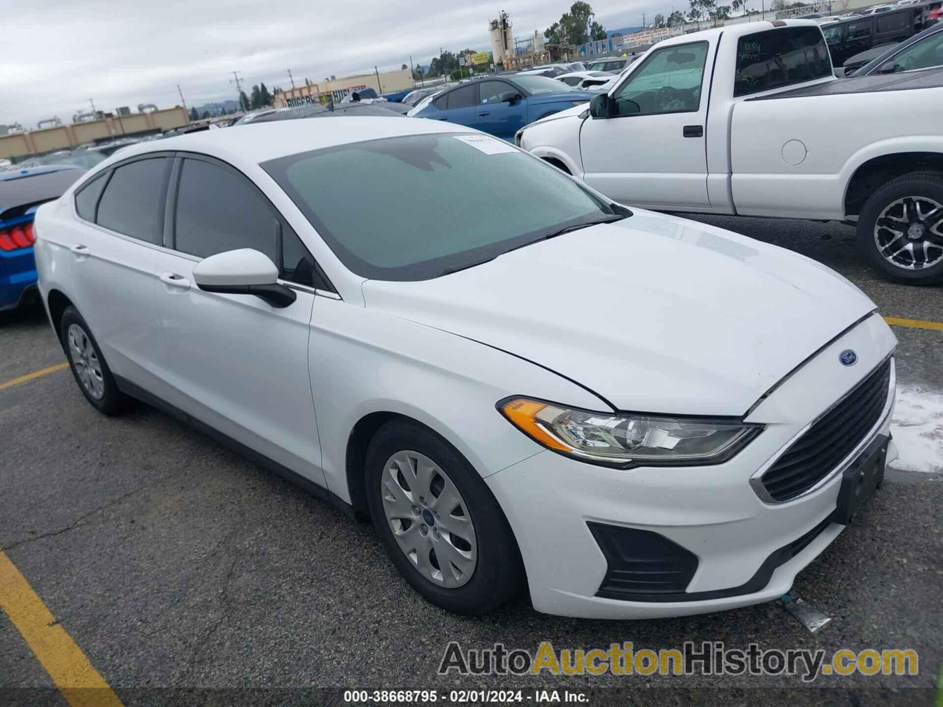 FORD FUSION S, 3FA6P0G78LR114444