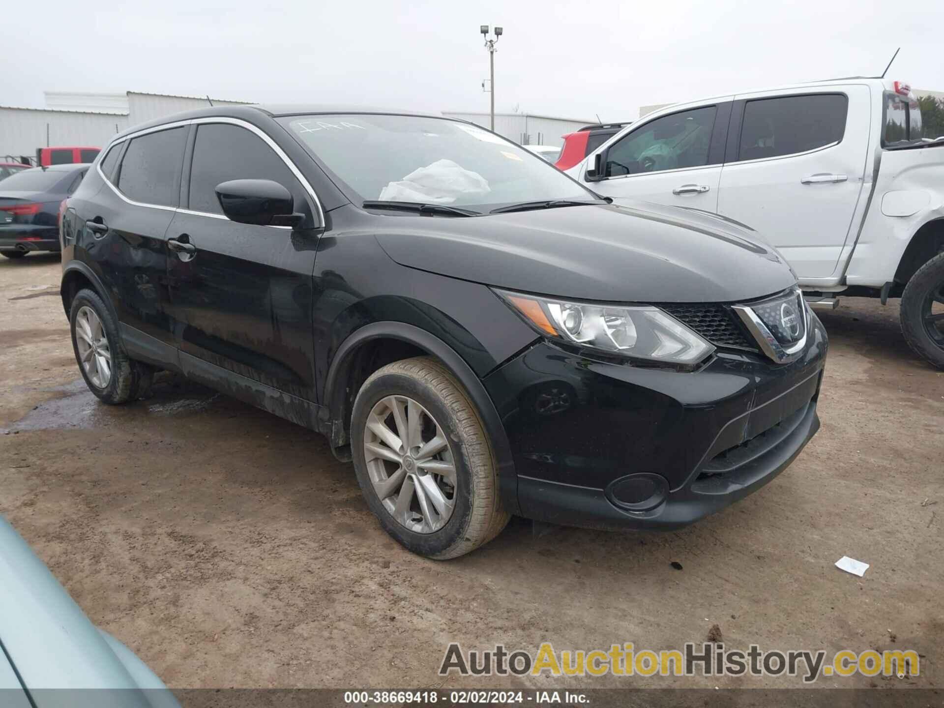 NISSAN ROGUE SPORT S, JN1BJ1CP8JW165137