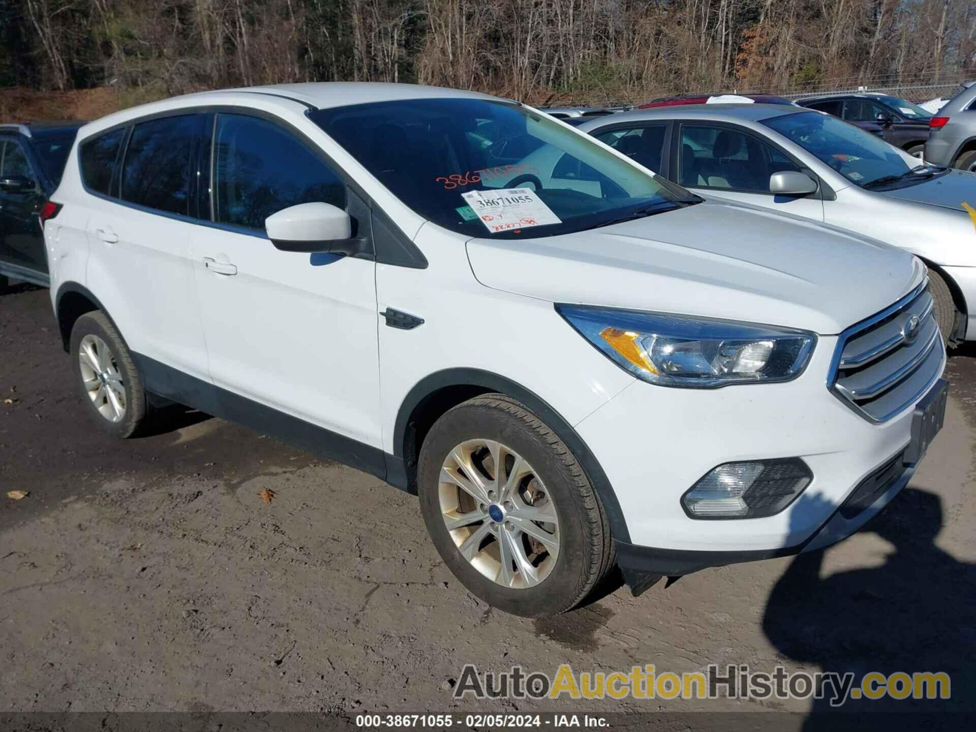 FORD ESCAPE SE, 1FMCU9GD2KUB83889