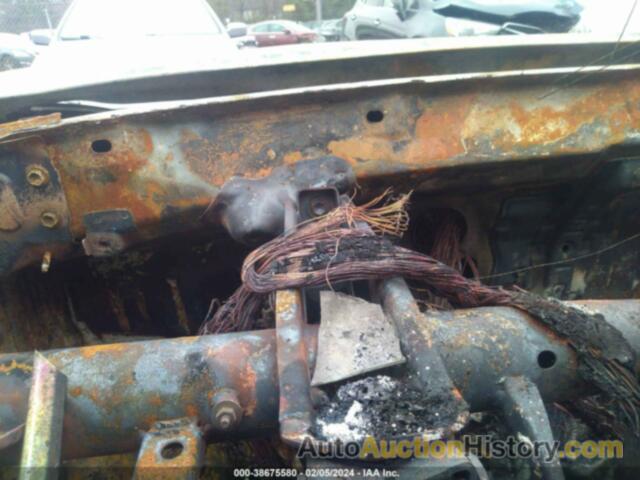 TOYOTA CAMRY LE, 4T1BE32K25U623013