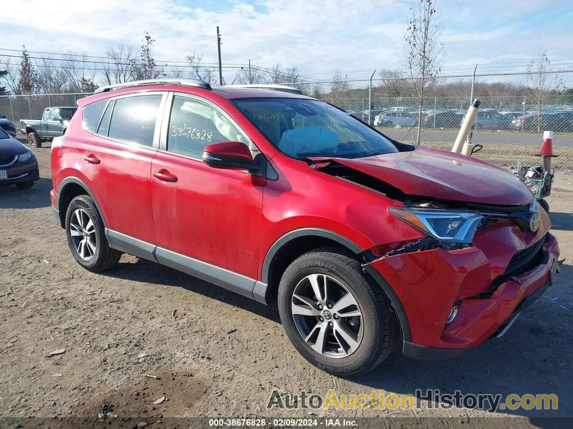 TOYOTA RAV4 XLE, JTMRFREV1HJ124489