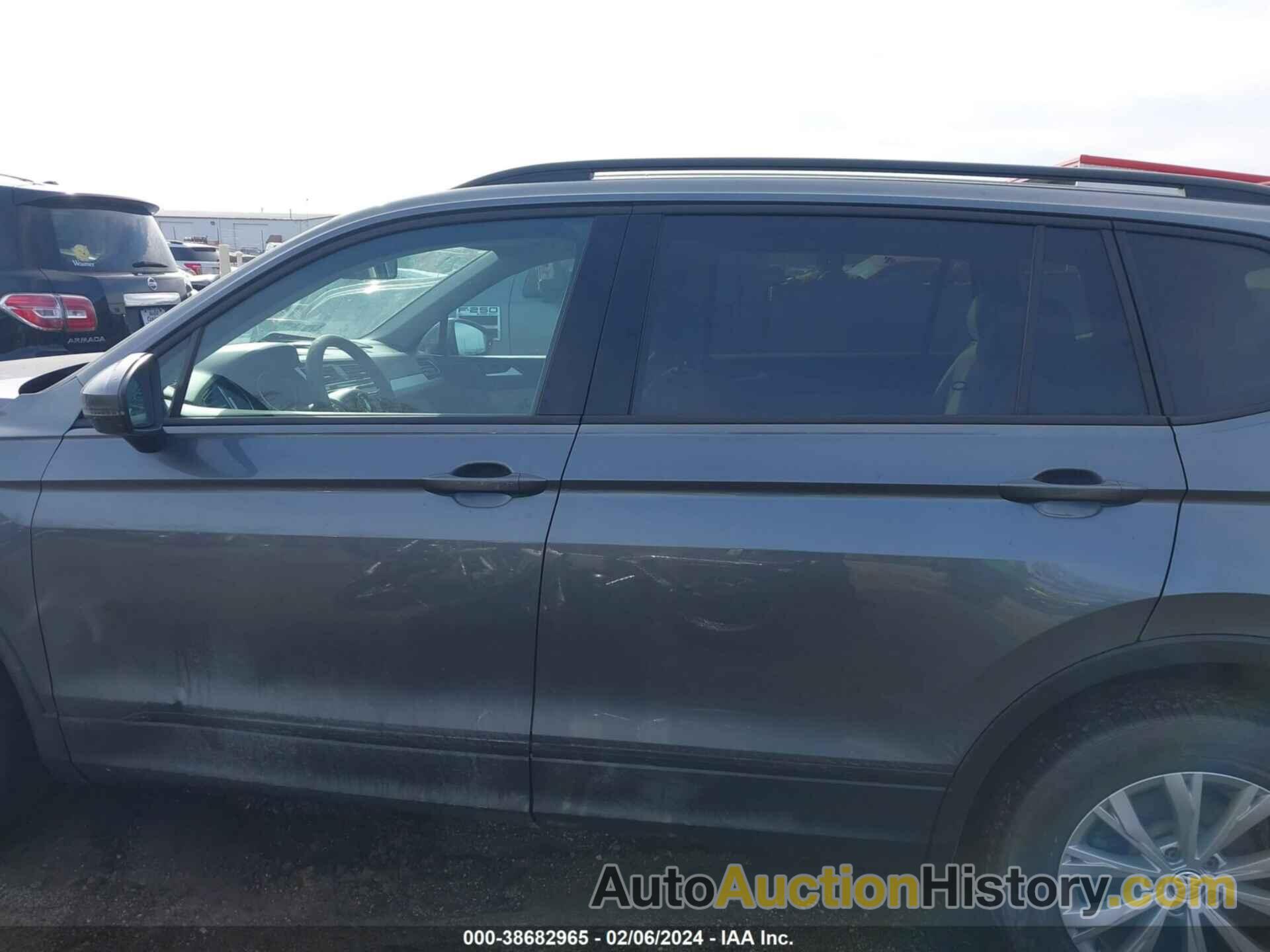 VOLKSWAGEN TIGUAN 2.0T S, 3VV0B7AX9JM099416