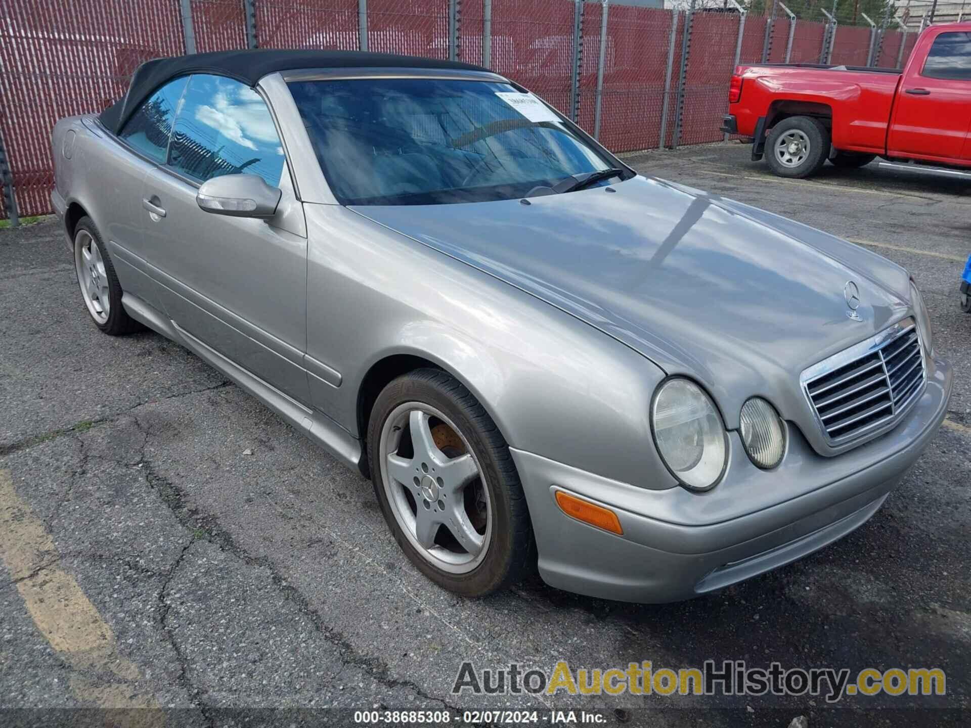 MERCEDES-BENZ CLK-CLASS 4.3L, WDBLK70G33T136220