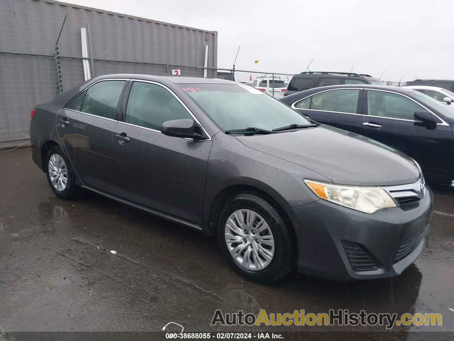 TOYOTA CAMRY LE, 4T1BF1FK1DU223843