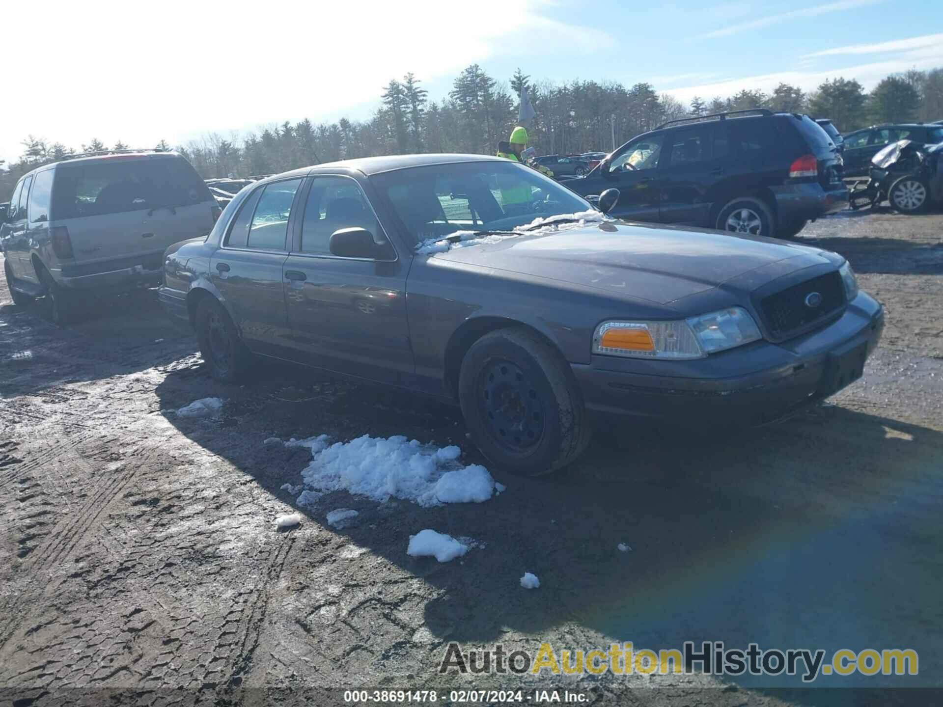 FORD CROWN VICTORIA POLICE/POLICE INTERCEPTOR, 2FAHP71V89X122613