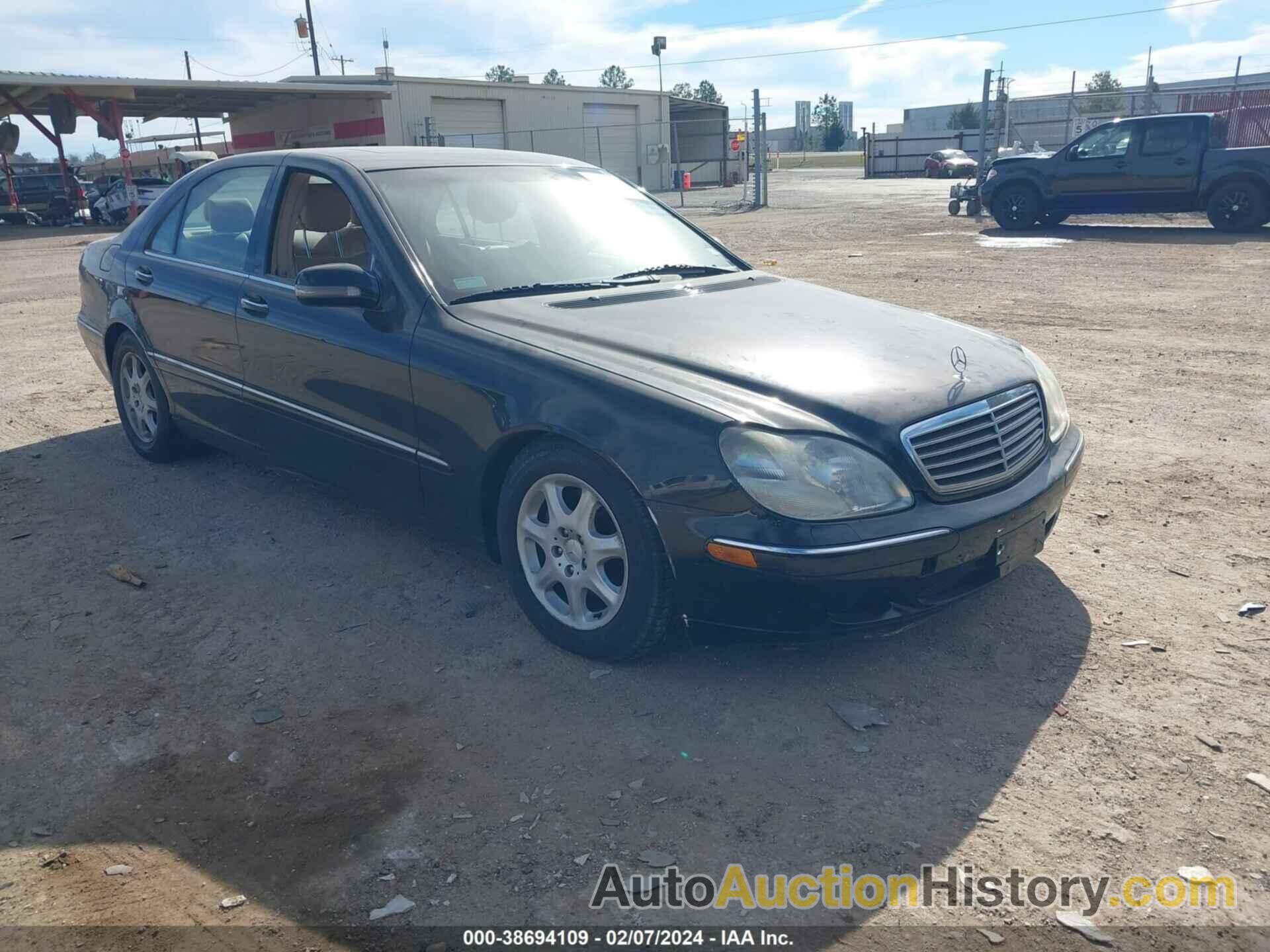 MERCEDES-BENZ S 500, WDBNG75J9YA077563