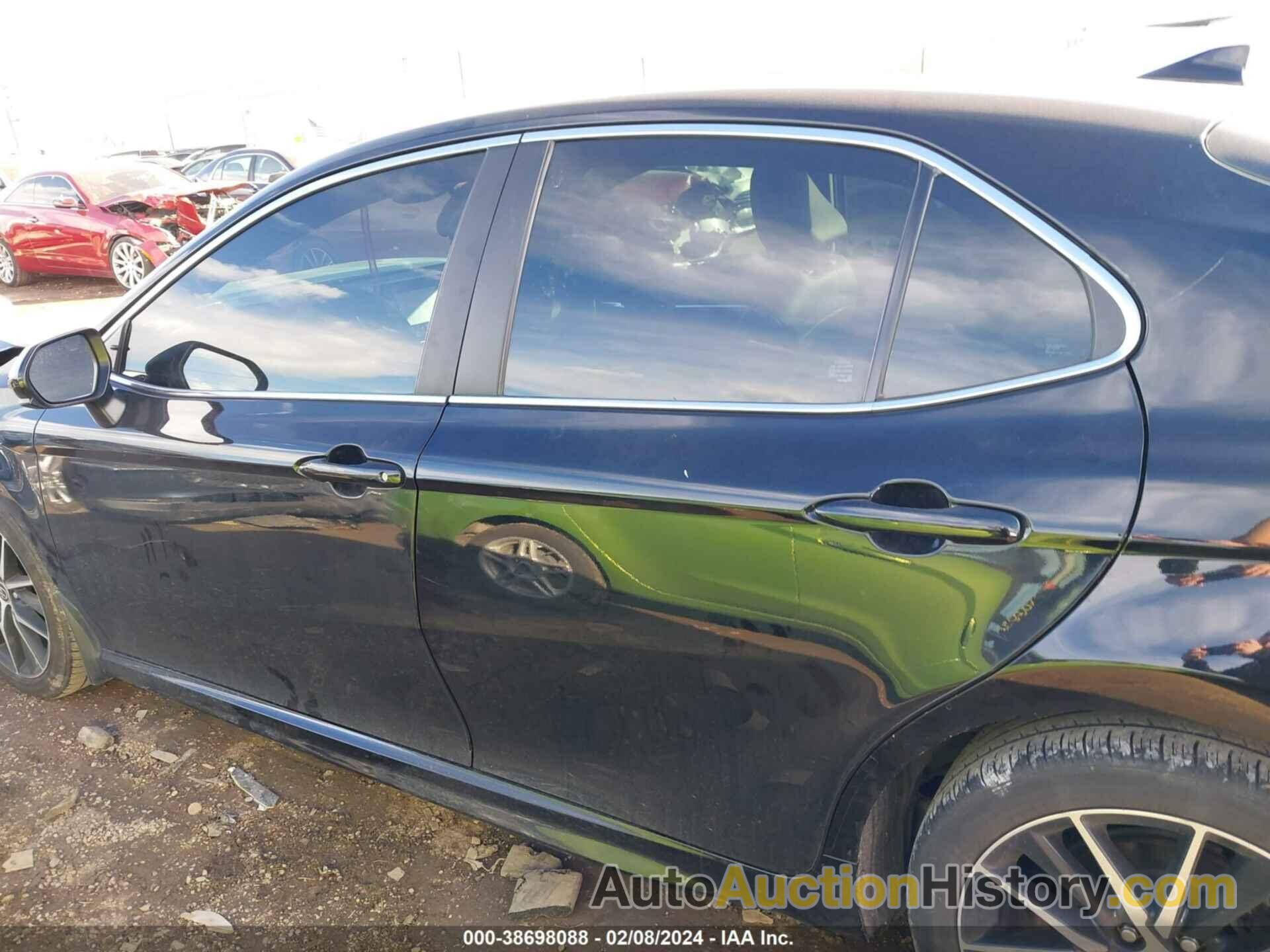 TOYOTA CAMRY SE AWD, 4T1G11BK5MU031805