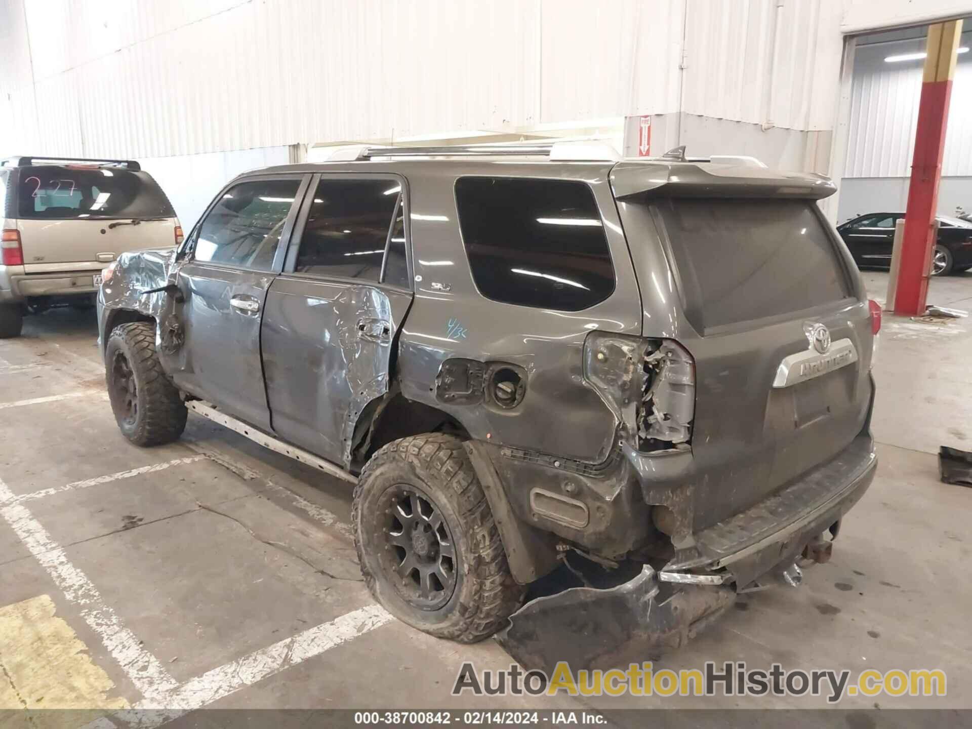 TOYOTA 4RUNNER SR5 V6, JTEBU5JR7B5056980