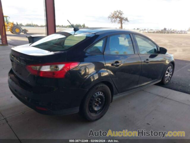 FORD FOCUS SE, 1FAHP3F26CL319436