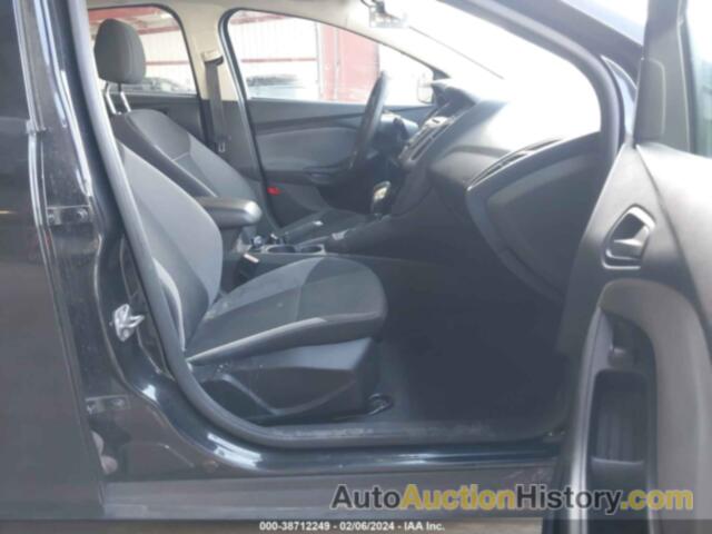 FORD FOCUS SE, 1FAHP3F26CL319436