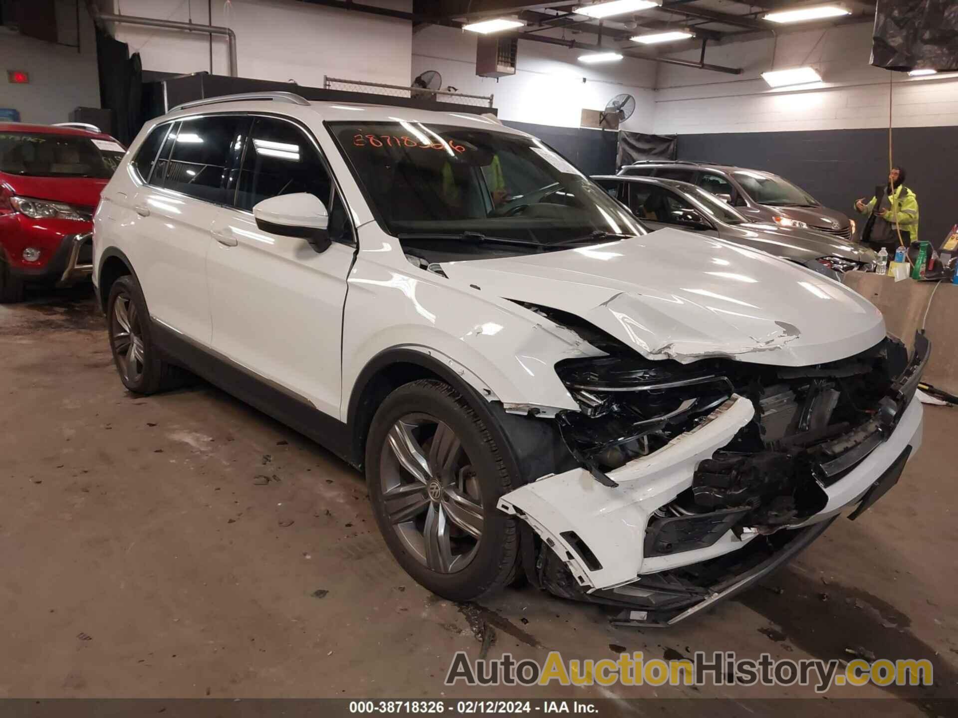 VOLKSWAGEN TIGUAN 2.0T SEL PREMIUM, 3VV4B7AX9JM215960