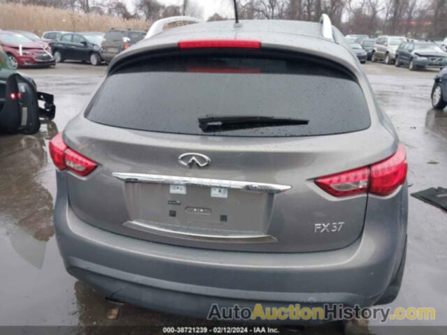 INFINITI FX37, JN8CS1MW5DM174385