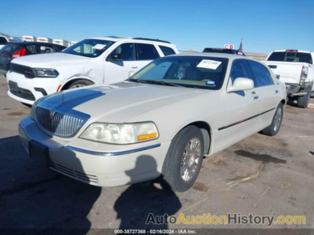 LINCOLN TOWN CAR SIGNATURE LIMITED, 1LNHM82V56Y625126