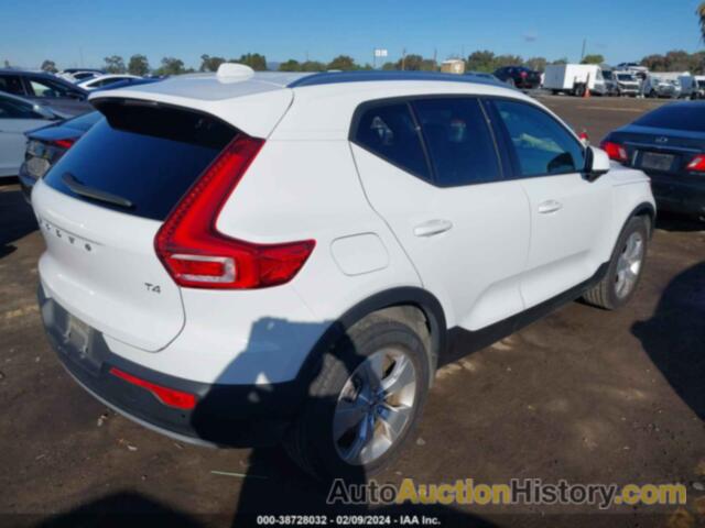 VOLVO XC40 T4 MOMENTUM, YV4AC2HK2L2209226