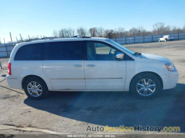 CHRYSLER TOWN AND COUNTRY, 