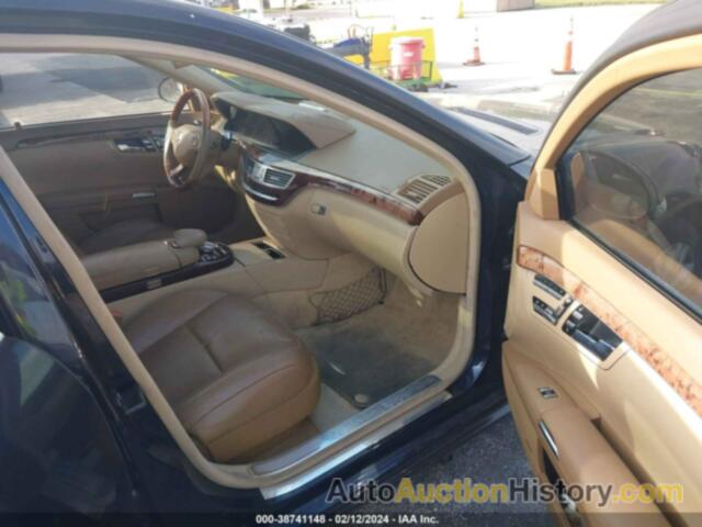 MERCEDES-BENZ S 550, WDDNG71X28A175612