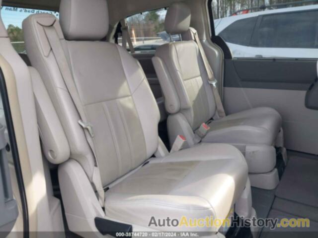 CHRYSLER TOWN AND COUNTRY, 