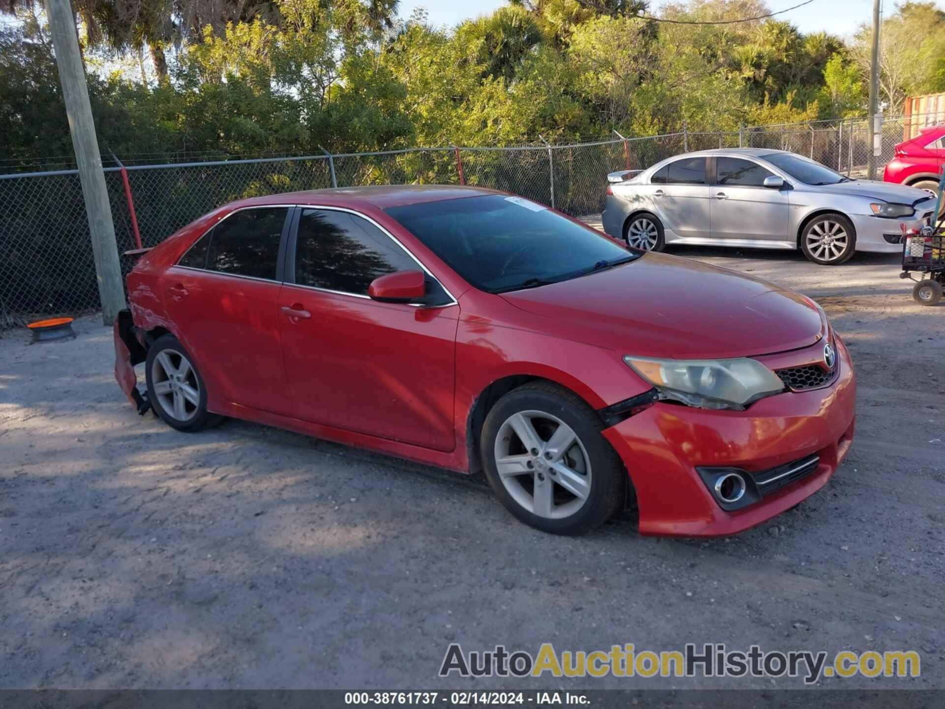 TOYOTA CAMRY SE, 4T1BF1FK2DU644180