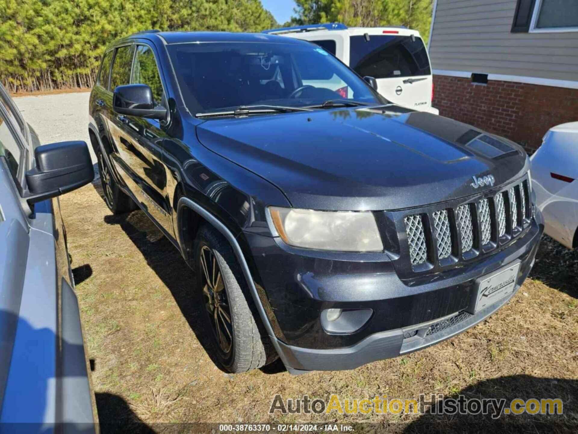 JEEP GRAND CHEROKEE, 1C4RJFAG2CC352647