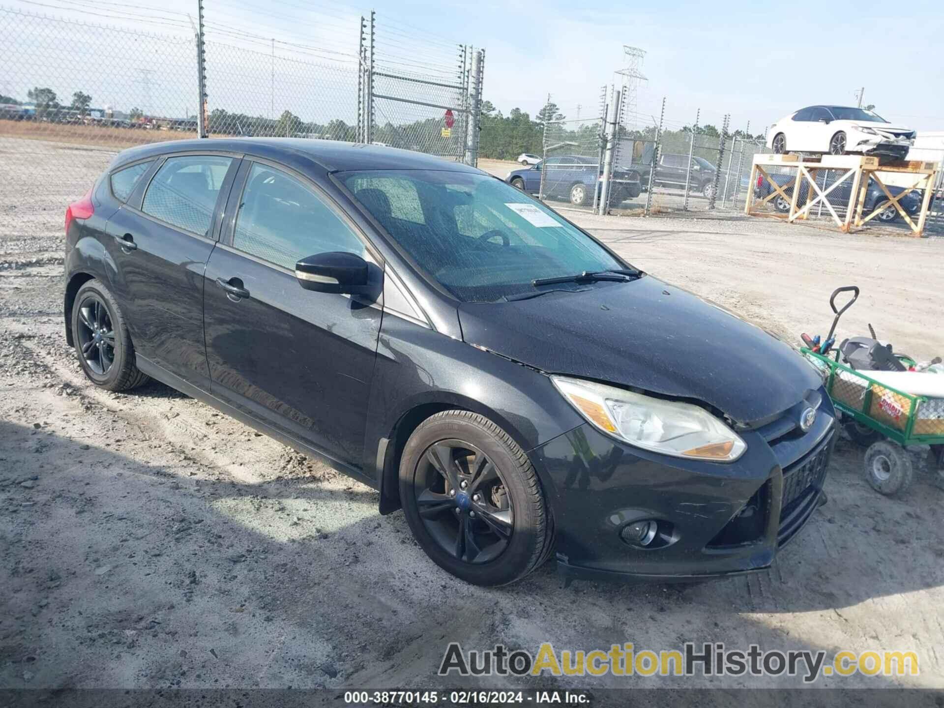 FORD FOCUS SE, 1FADP3K2XDL105619