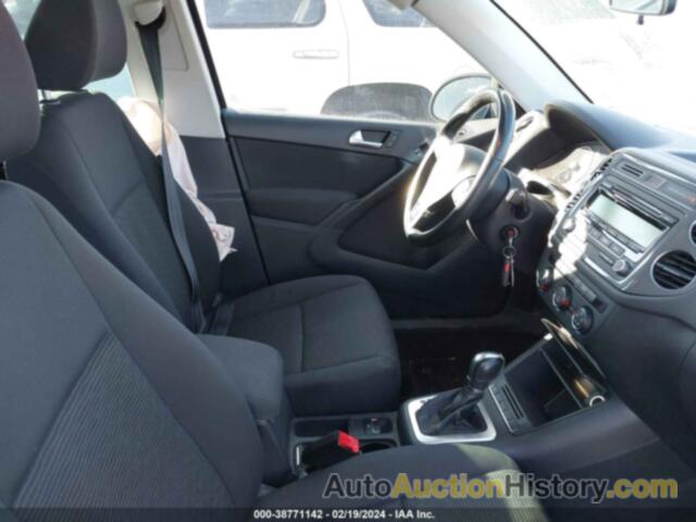 VOLKSWAGEN TIGUAN S, WVGBV3AX3DW595884