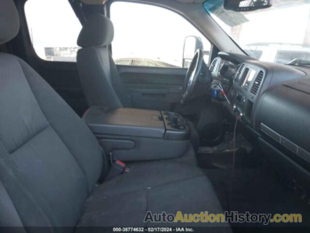 CHEVROLET SILVERADO 2500HD LT, 1GC2KXE88DZ258651