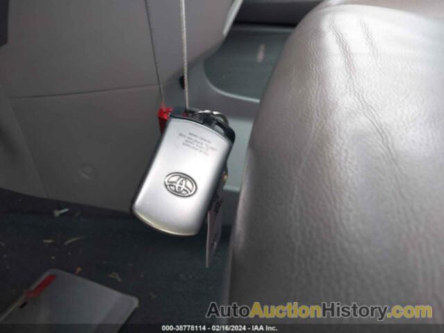 TOYOTA SIENNA XLE 8 PASSENGER, 5TDYK3DC3FS562628