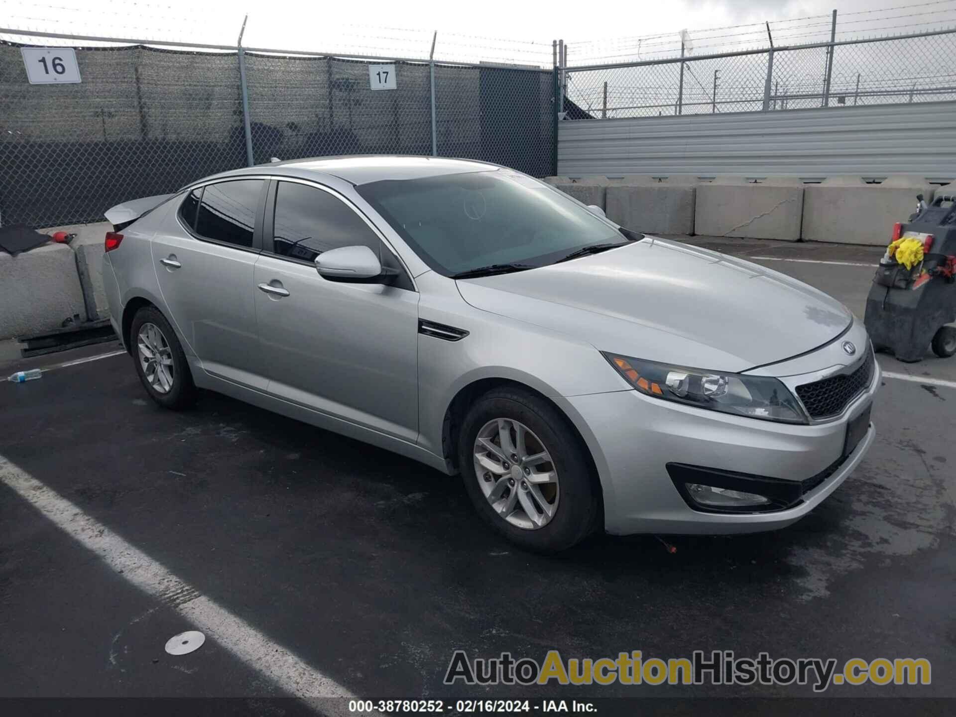 KIA OPTIMA LX, 5XXGM4A76CG070742