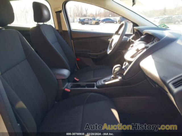 FORD FOCUS SE, 1FADP3F27JL208325