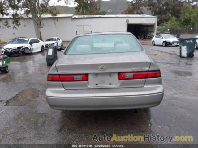 TOYOTA CAMRY LE/XLE, JT2BF28K1X0171142