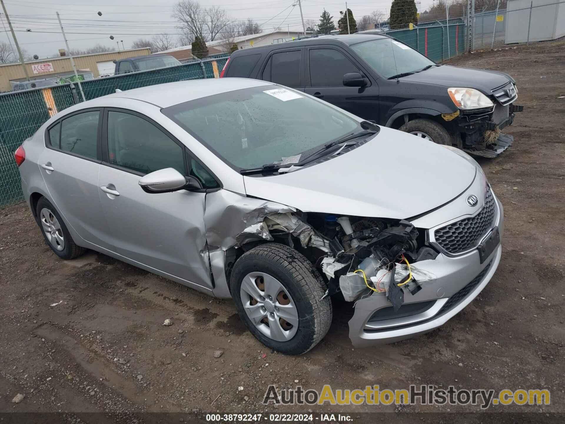 KIA FORTE LX, KNAFX4A61G5498154