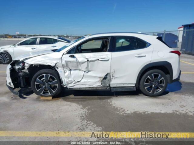 LEXUS UX 200, JTHP3JBH4M2040363