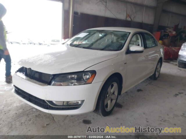 VOLKSWAGEN PASSAT S, 1VWAS7A38FC112047