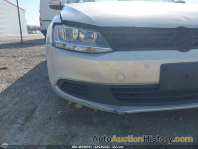 VOLKSWAGEN JETTA 2.5L SE, 3VWDZ7AJ4BM328171