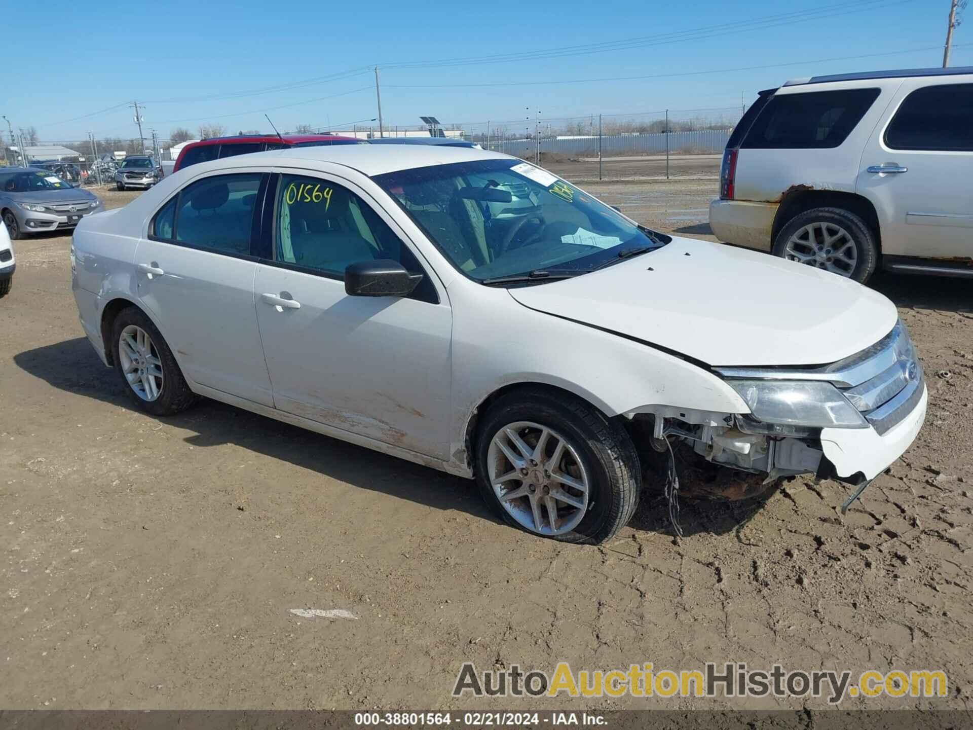 FORD FUSION S, 3FAHP0GA2CR270855