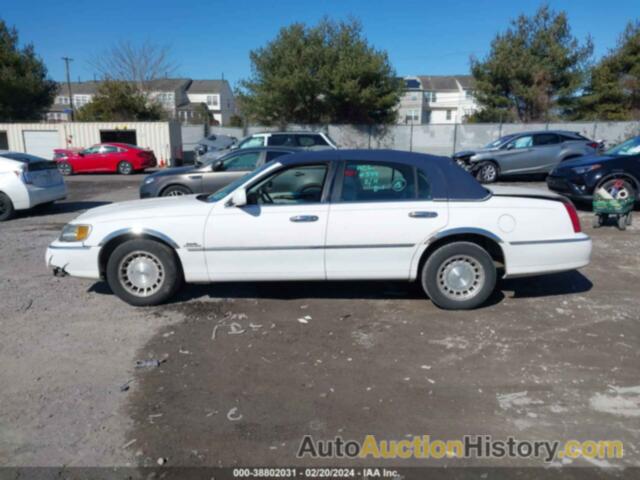 LINCOLN TOWN CAR EXECUTIVE, 1LNHM81W5XY638213