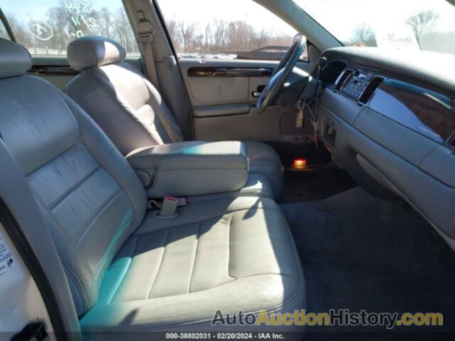 LINCOLN TOWN CAR EXECUTIVE, 1LNHM81W5XY638213