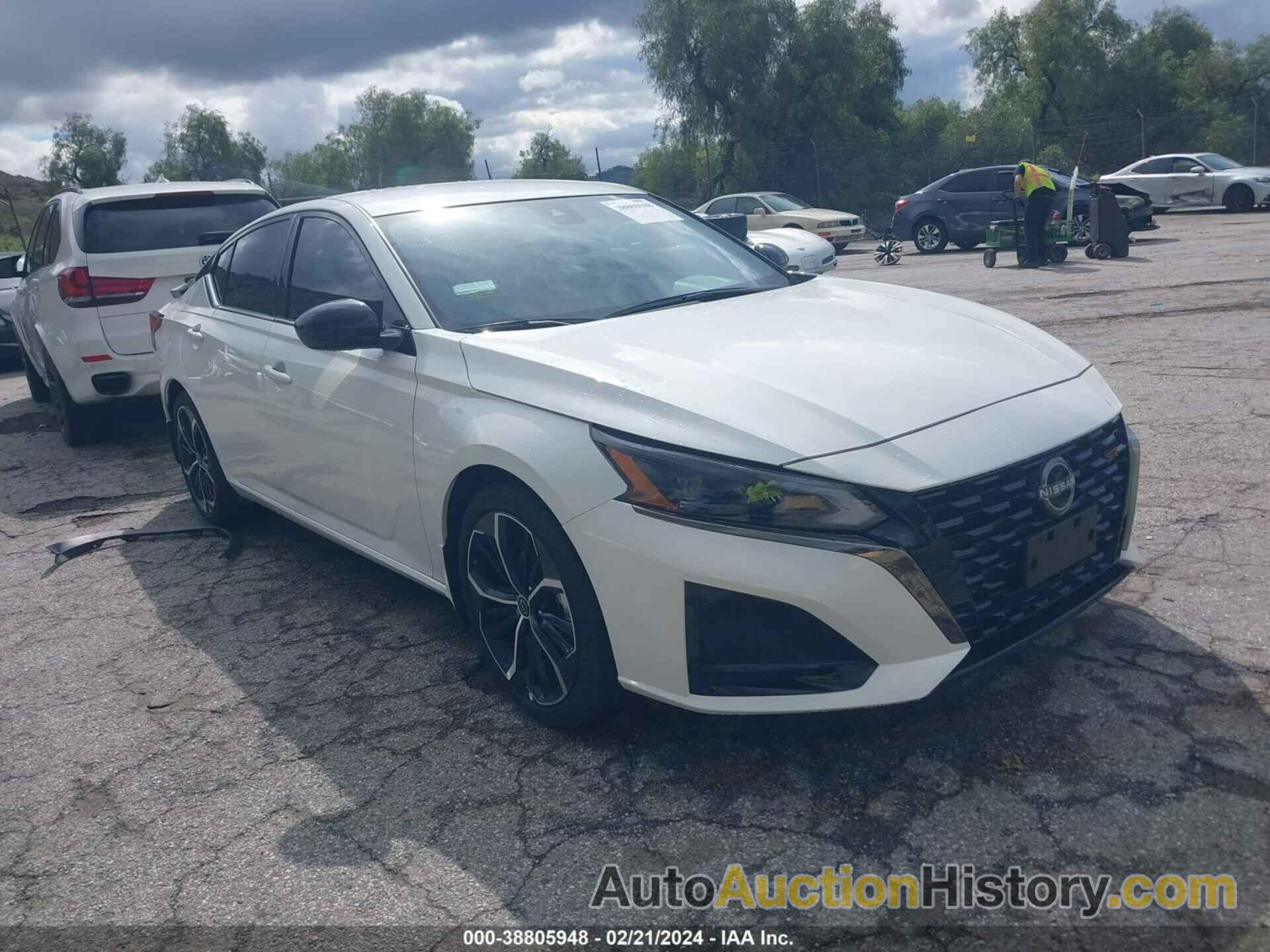 NISSAN ALTIMA SR FWD, 1N4BL4CV6RN304468