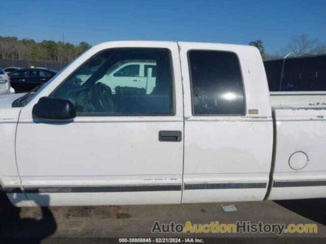 CHEVROLET C1500 FLEETSIDE, 2GCEC19R8V1180599